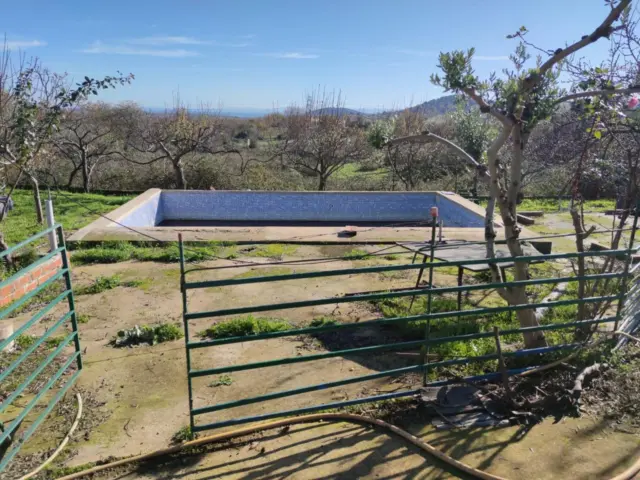 Rustic farm on Santa Bárbara Street