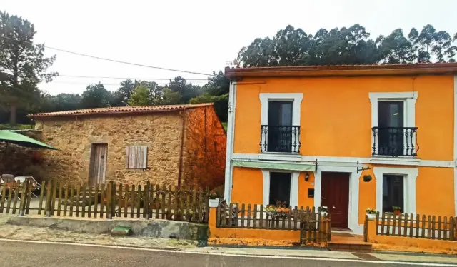 Terraced house in Lugar de Bustelo