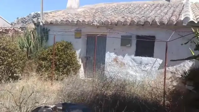 Rustic property on Calle Paraje de los Baños