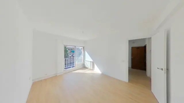Flat in Canillejas photo 3