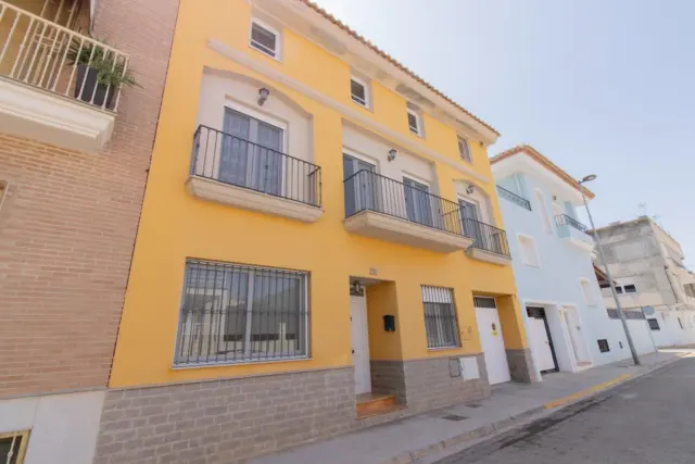 Terraced house in Carrer del Forn