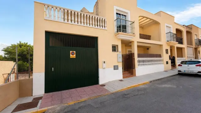 Casa en calle del Azahar, 26