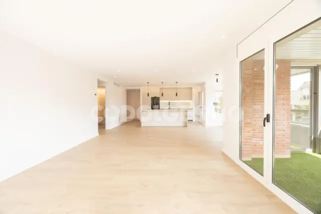 Apartment for sale on Ronda de Francesc Camprodon photo 2