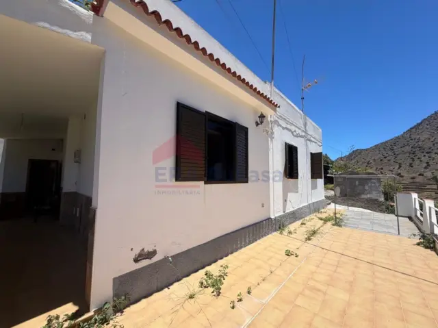 Chalet on San Pedro Street