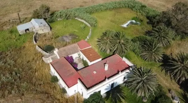 Rustic finca on Sancho IV 'El Bravo' Street