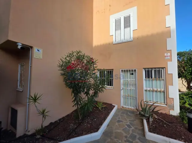 Semi-detached house on Calle de la Tosca