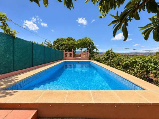 Rustic Finca in Otras
