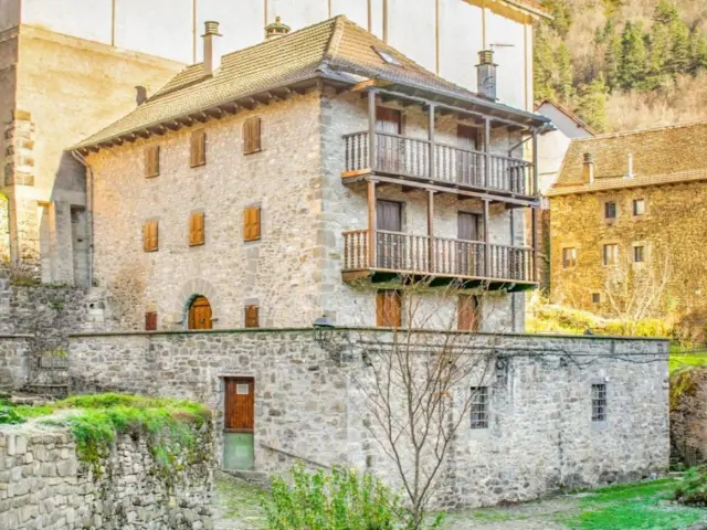 Rustic finca in Barrio de Espandoya, 18