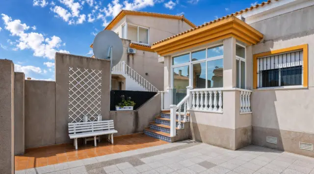 Semi-detached house in Comunidad Valenciana photo 3