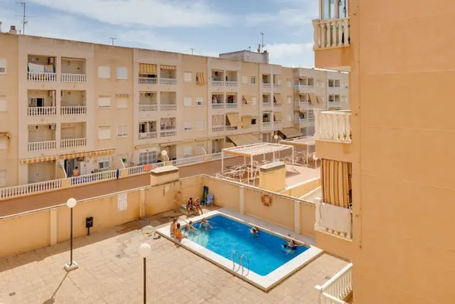 Apartment on Maestro Francisco Casanovas Street, 2