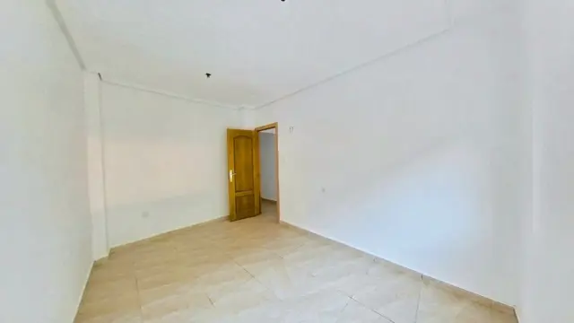 Flat in La Creu Coberta photo 11