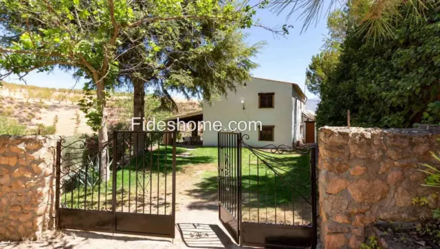 Rustic farm on Calle X9C8+Fwh Cónchar