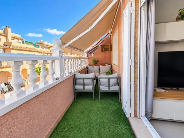 Semi-detached house on Carrer Creta