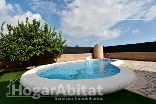 Chalet en Carrer de Tavernes de la Valldigna