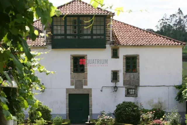 Rustic property on Dioño Street