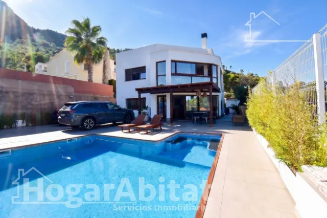 Chalet on Carrer del Te de Roca