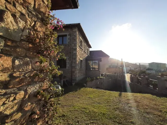 Chalet on Doutor Llisterri Street, No. 37
