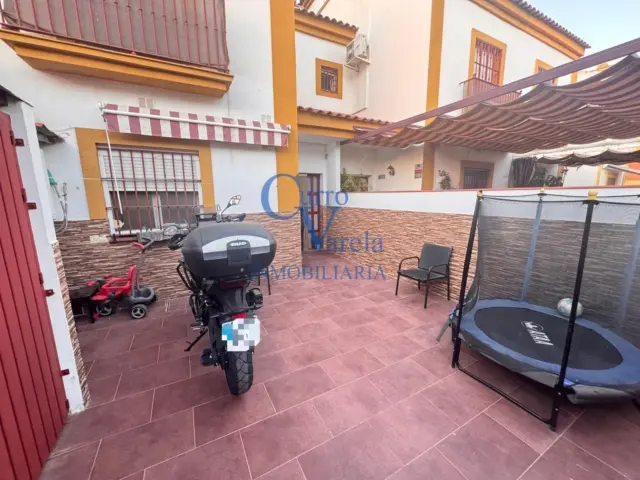 House in Oromana