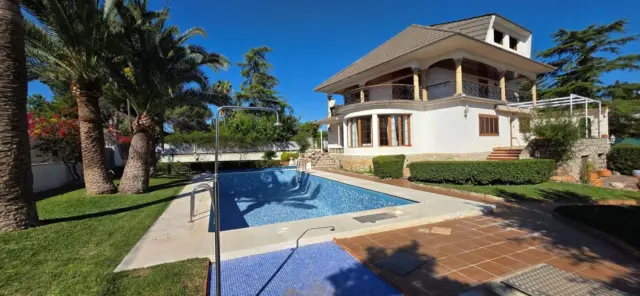 Chalet in La Cañada