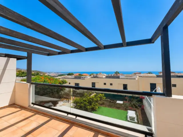 Townhouse for sale in El Galeon
