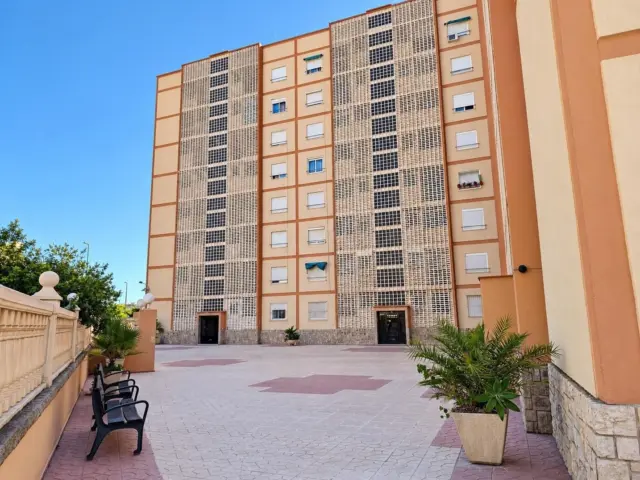 Apartment on Calle Indalecio Prieto, 14