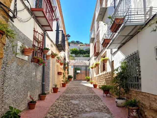 Terraced house at Calle Elvín, 6
