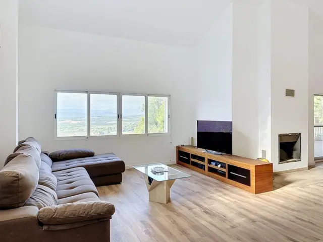 Chalet on Carrer de Julio Romero de Torres