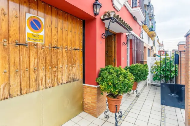 Casa en venta en Calle Arcadio Rodriguez Martine, Castilleja de la Cuesta de 305.000 €