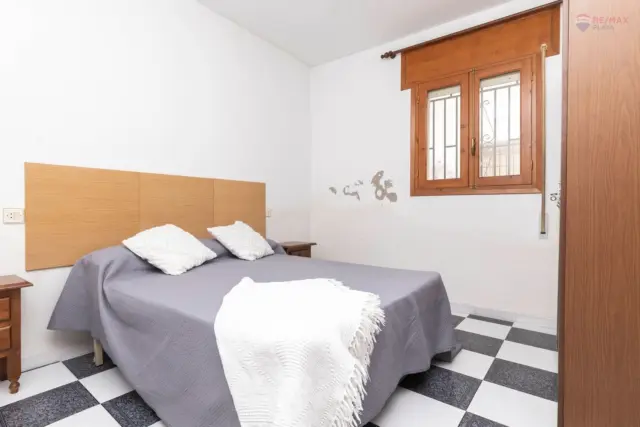 Semi-detached house on Cervantes Street photo 14