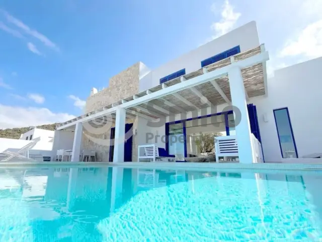 Chalet on Calle Melilla, 6