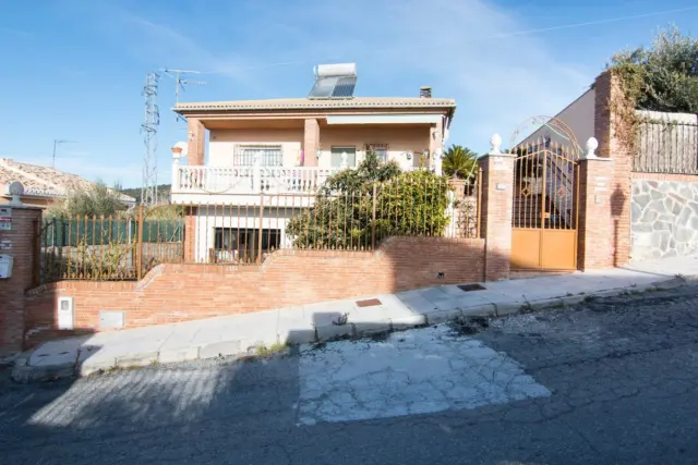 House for sale in Calle de las Piedras, Huétor de Santillán of 290.000 €