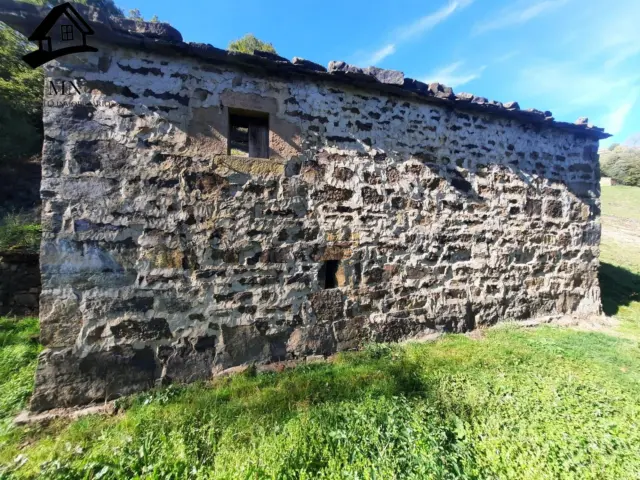 Rustic farm in Valles Pasiegos