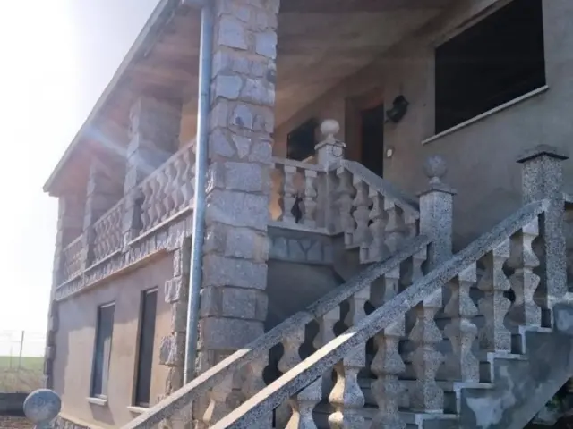 House for sale in Pueblo, Parada de Arriba of 220.000 €