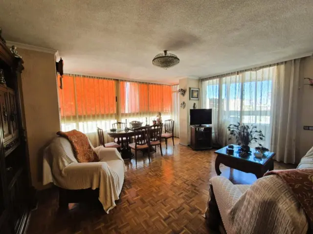 Flat for sale on Avenida de Denia photo 3
