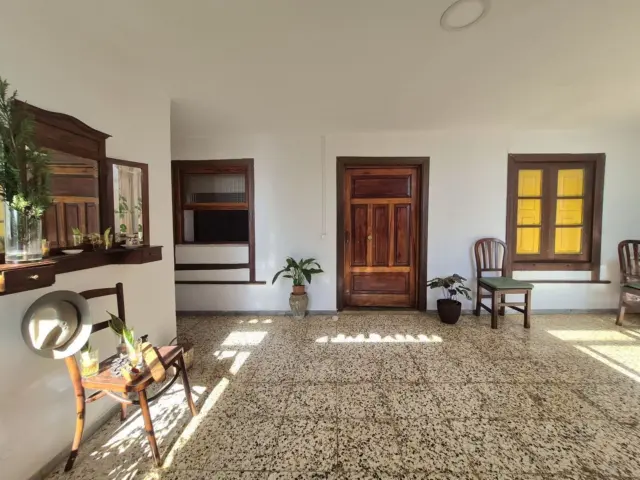 Rustic Finca on Las Rosas Street photo 8