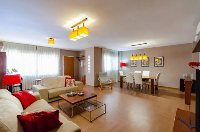 House on Jacinto Benavente Street, 23