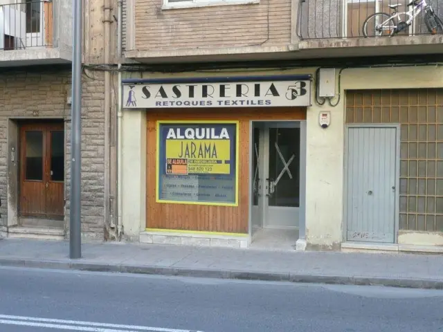 Local comercial en alquiler en Calle de Juan Antonio Fernández, Lourdes (Tudela) de 500 €<span>/mes</span>