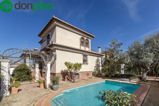 Chalet on Calle de las Cañas photo 2