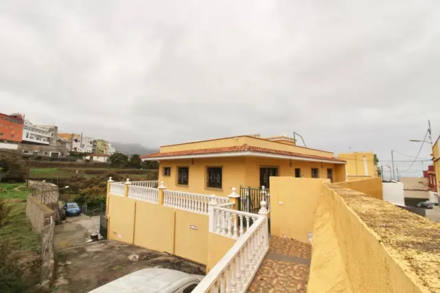 Chalet on El Risco Street