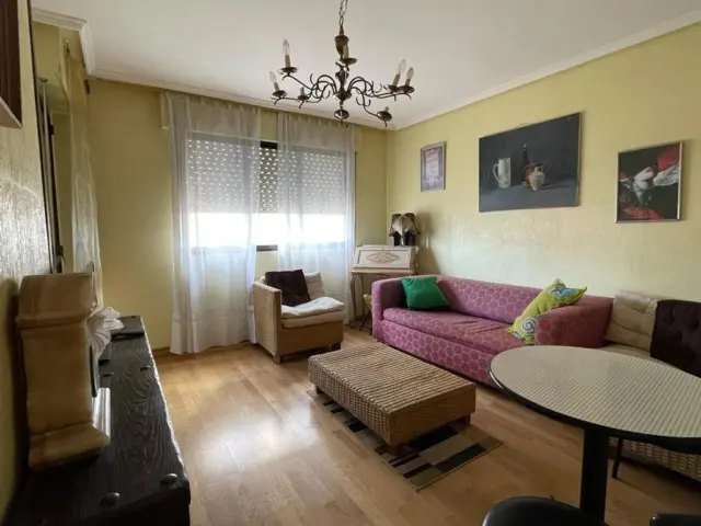 Apartment for sale in Calle del Oro, Flores del Sil-La Martina (Ponferrada) of 53.000 €