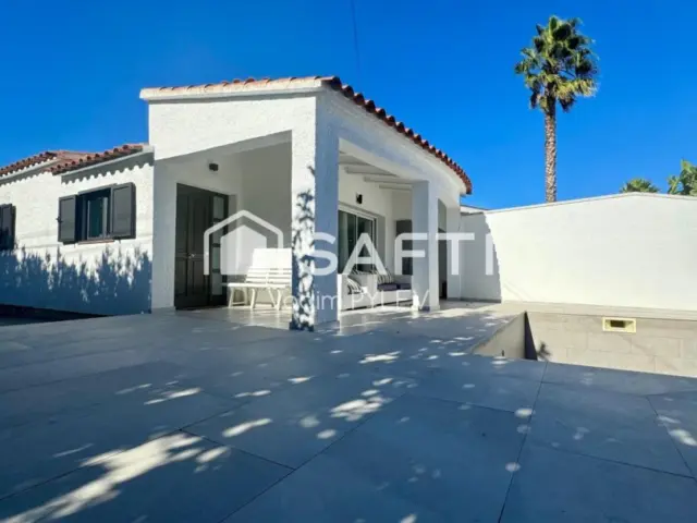 Single-family home in Empuriabrava photo 6