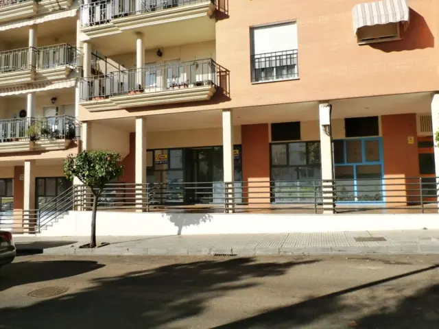 Commercial premises for rent in Avenida Vía de la Plata, 31, near Calle del Cordel, Los Milagros-La Corchera (Mérida) of 900 €<span>/month</span>