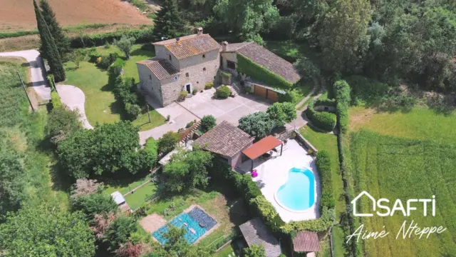 Rustic Farm in Palol de Revardit
