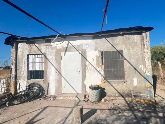 Rustic finca on Camino Marchenilla