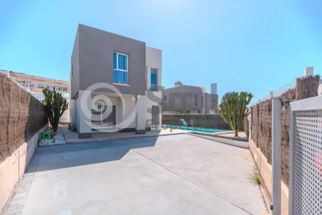 Chalet on Calle El Horno, 29