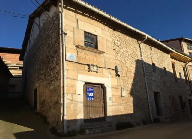 Casa adossada en venda a Calle de la Fuente, Zambrana de 46.100 €