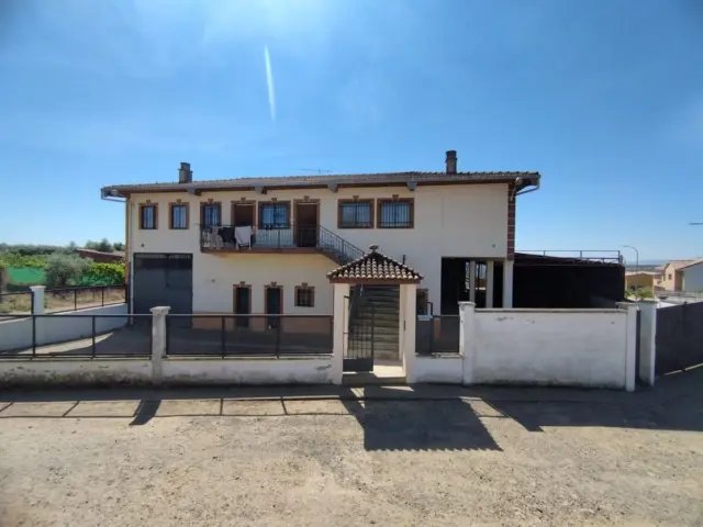 Chalet en Montehermoso