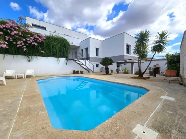 House in Km4