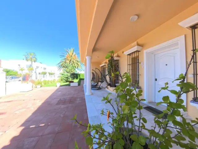 Chalet on Calle Anibal photo 8