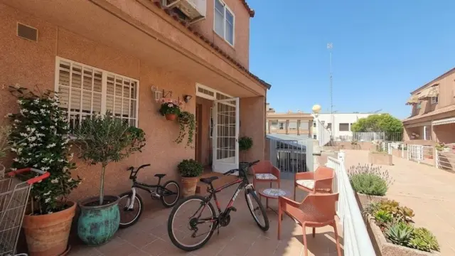 Townhouse in Urban Core photo 2